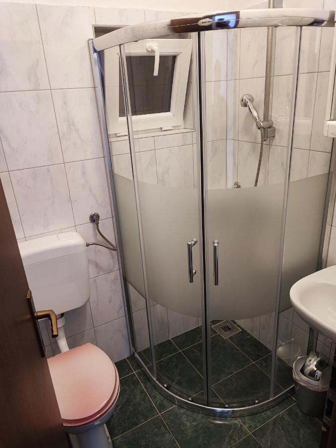 Apartmani Sabira ノヴィ・ヴィノドロスキー エクステリア 写真