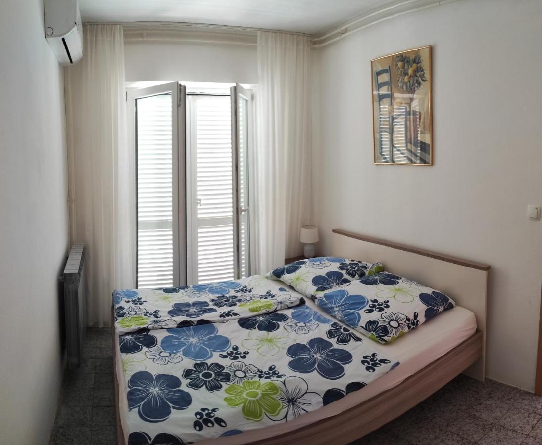 Apartmani Sabira ノヴィ・ヴィノドロスキー エクステリア 写真