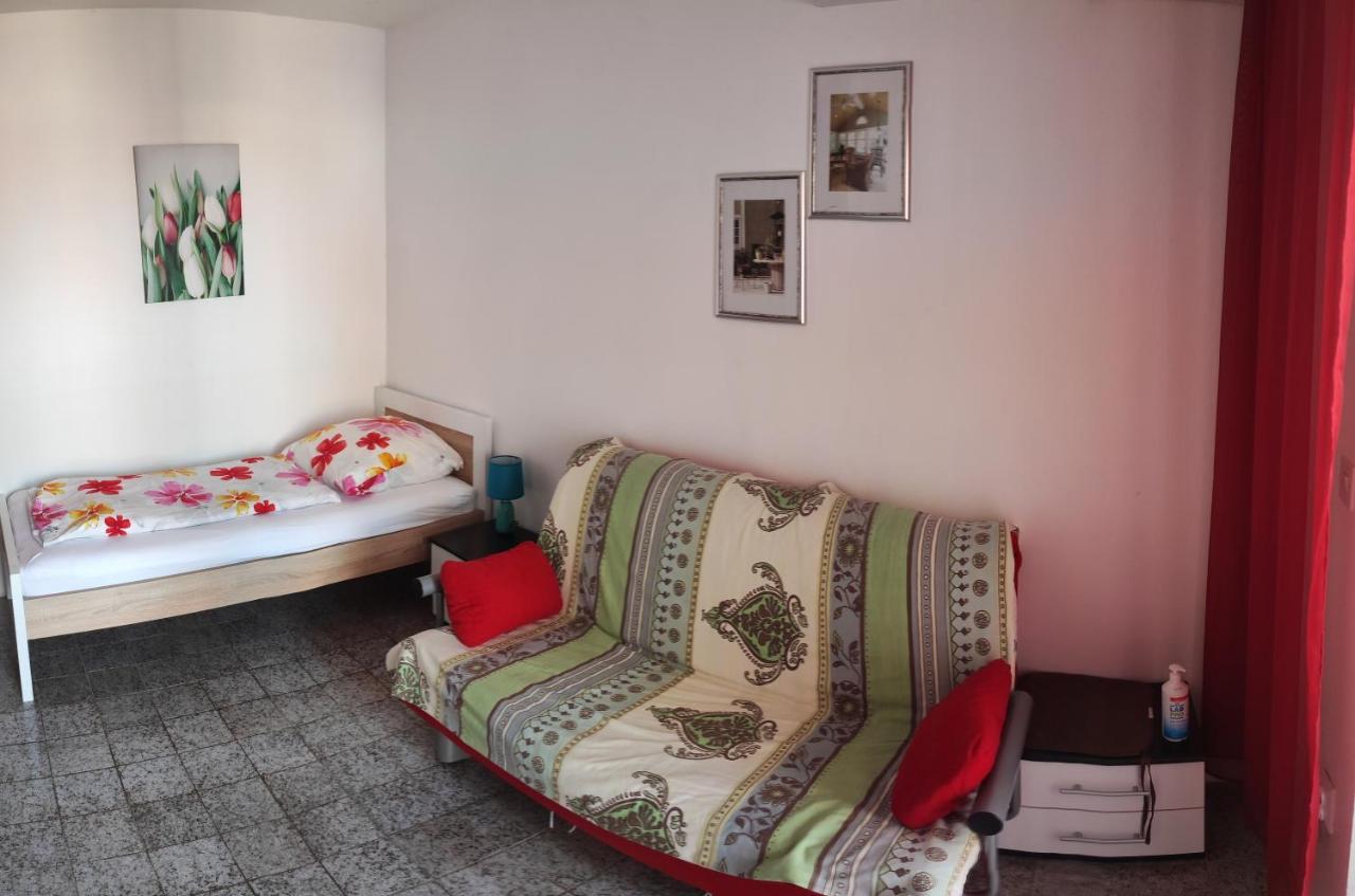 Apartmani Sabira ノヴィ・ヴィノドロスキー エクステリア 写真