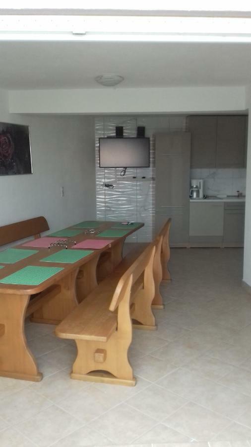 Apartmani Sabira ノヴィ・ヴィノドロスキー エクステリア 写真